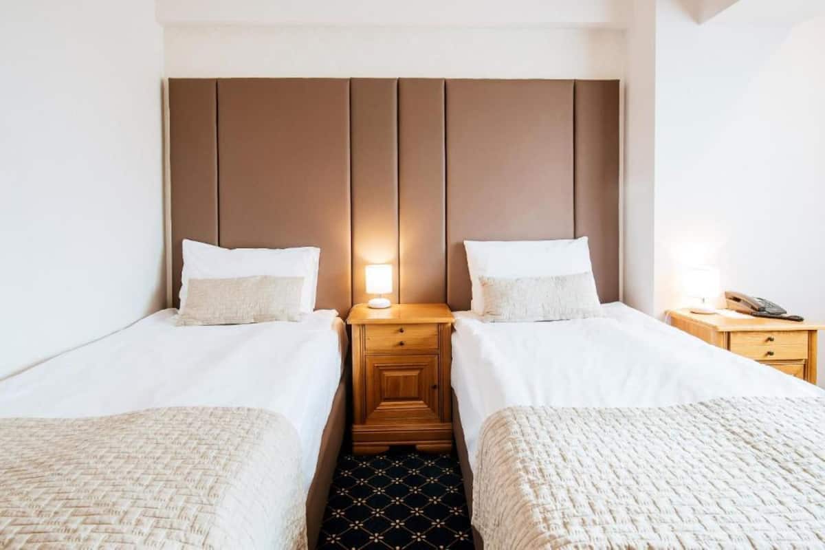 2 chambres, literie hypoallergénique, coffres-forts dans les chambres