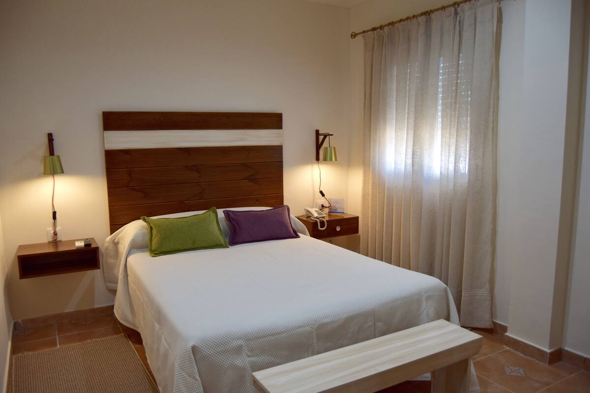 Economy Double Room | In-room safe, free cots/infant beds, rollaway beds