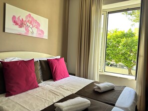 Minibar, in-room safe, desk, blackout curtains - La Pergola (Sant'Agnello)