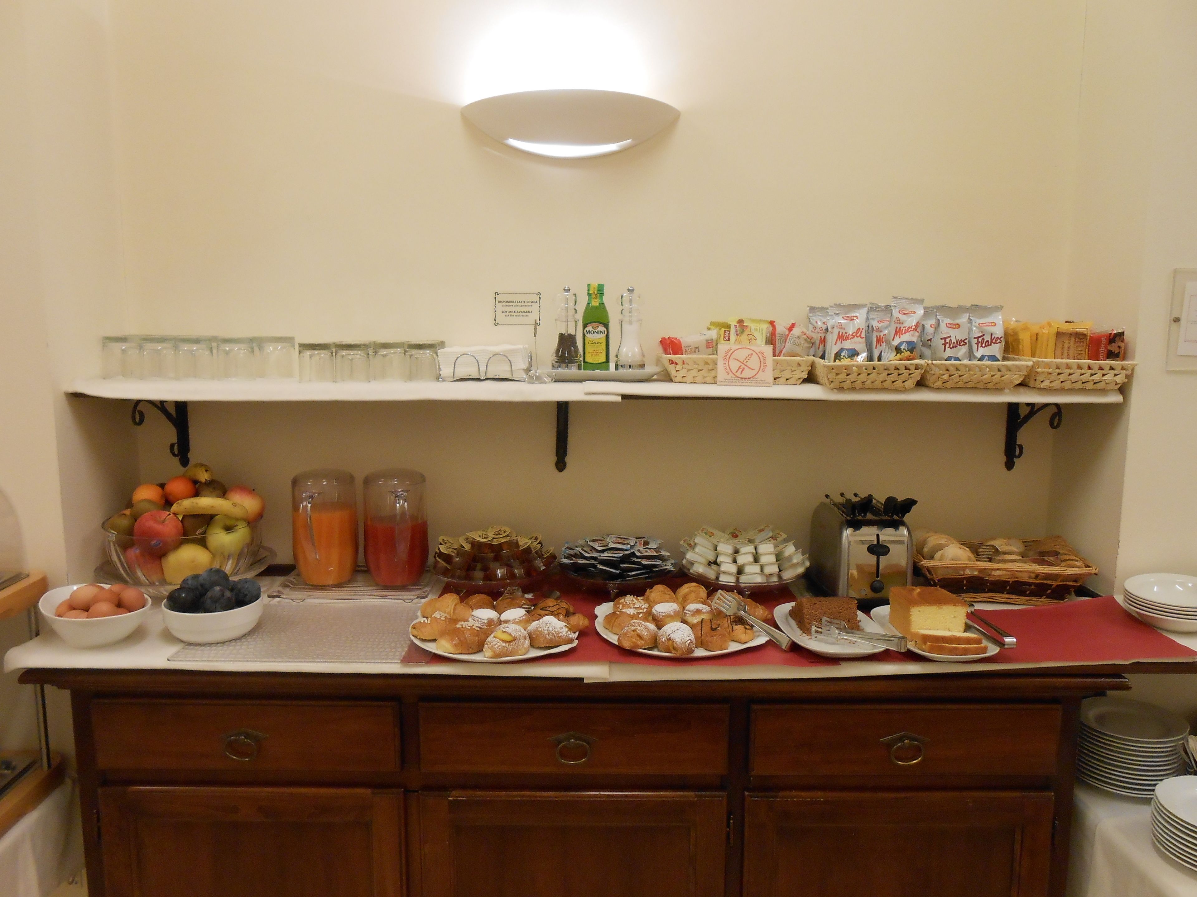 free daily buffet breakfast