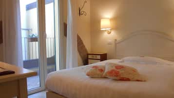Single Room | In-room safe, desk, free WiFi, bed sheets