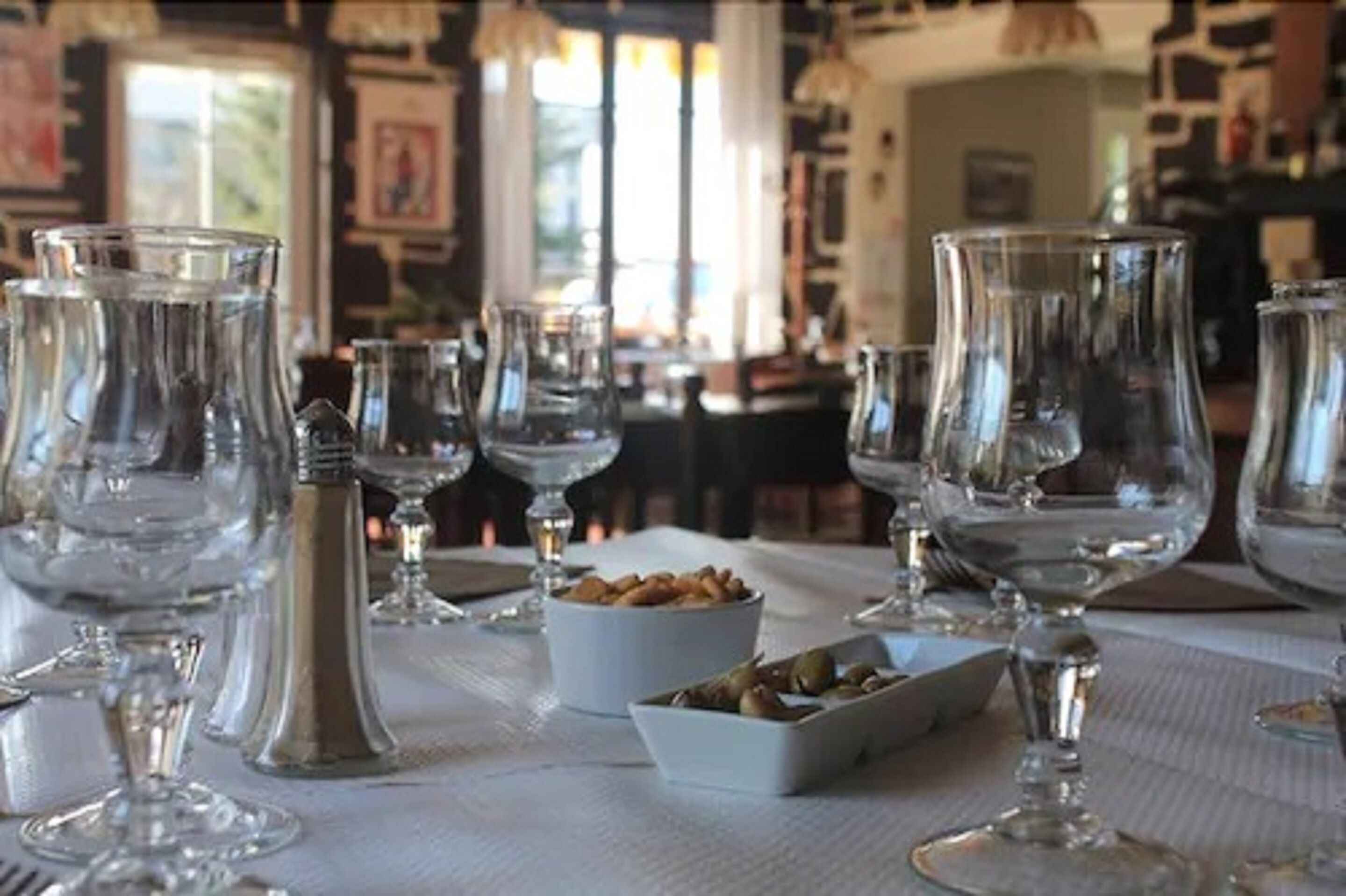 breakfast, lunch, dinner served; middle eastern cuisine