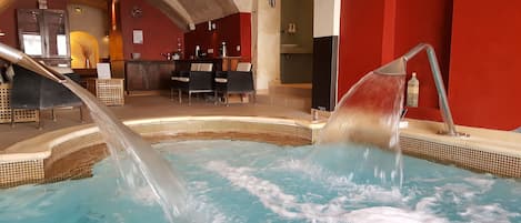 Spa, bain de vapeur, bain turc/hammam, soins du corps, exfoliation