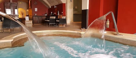 Hot tub, steam room, Turkish bath/hammam, body treatments, body scrubs