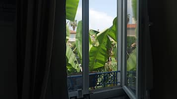 1 bedroom, in-room safe, individually decorated, individually furnished