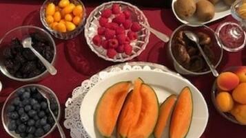 Daily buffet breakfast for a fee