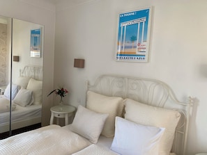 Superior Room | 1 bedroom, in-room safe, individually decorated, individually furnished - Logis Hôtel Villa Victorine (Nice)