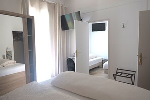 Family Room | 1 bedroom, in-room safe, individually decorated, individually furnished - Logis Hôtel Villa Victorine (Nice)