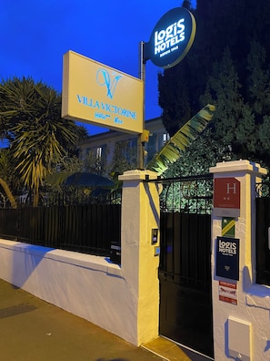 Exterior - Logis Hôtel Villa Victorine (Nice)