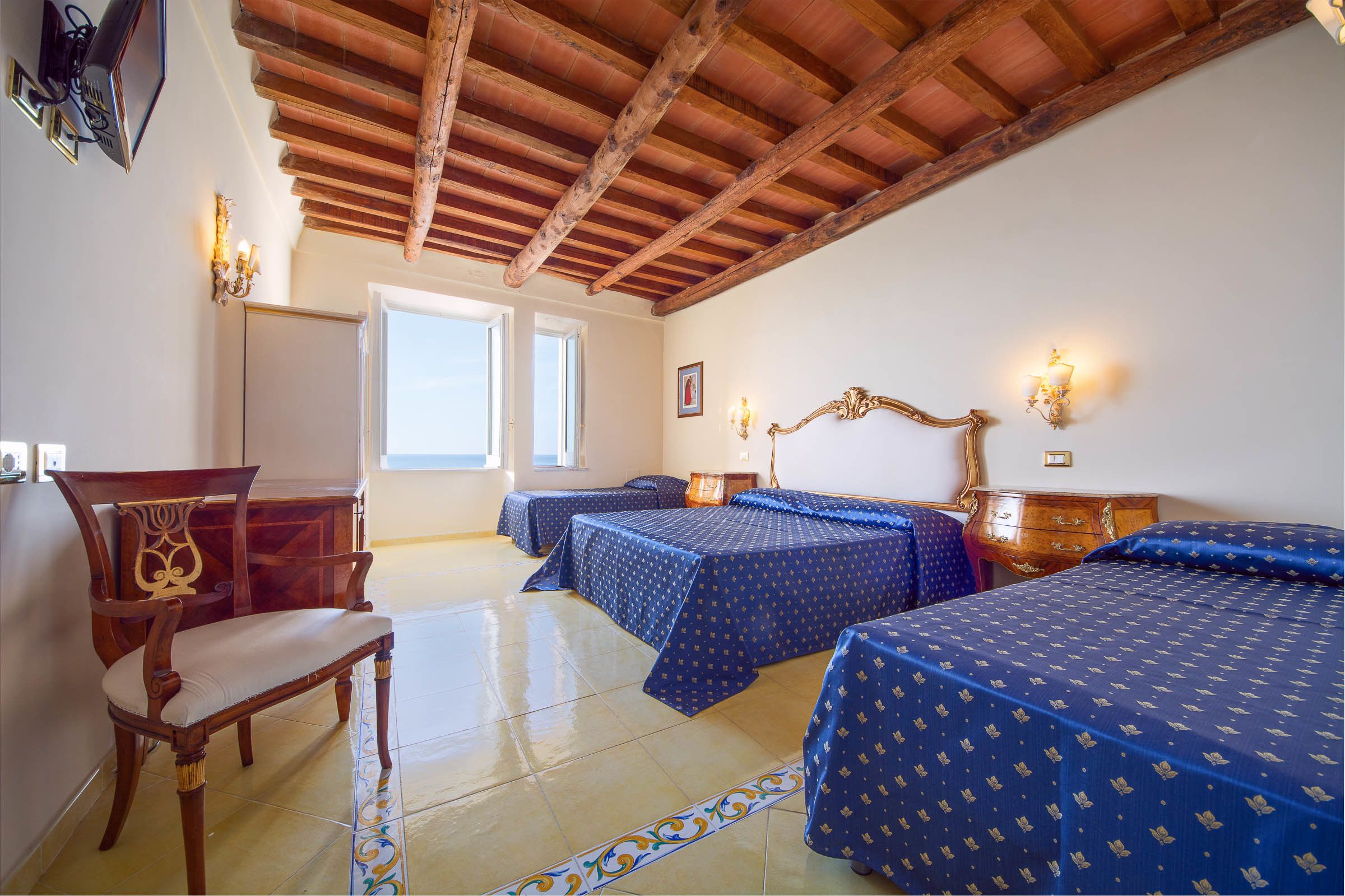 panoramic double room, sea view | premium bedding, minibar, in-room safe, desk