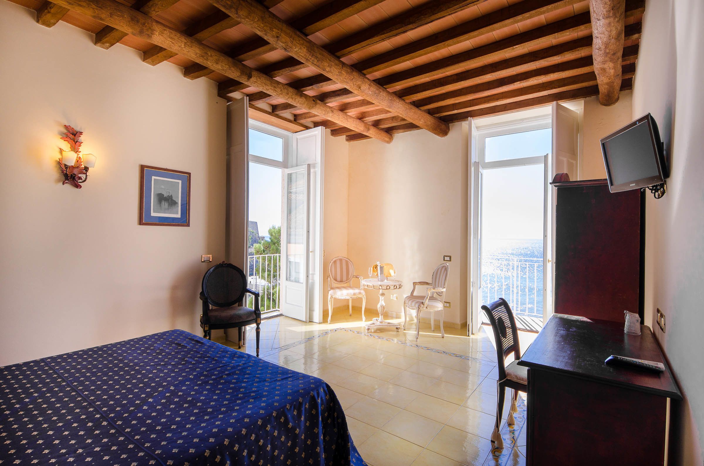 panoramic double room, sea view | premium bedding, minibar, in-room safe, desk