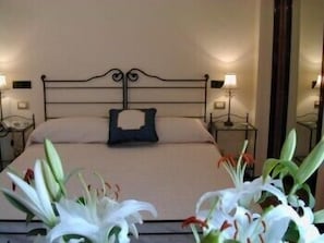 Double or Twin Room | Meja, Wi-fi percuma 