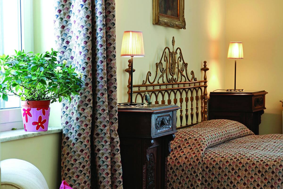 Egyptian cotton sheets, premium bedding, in-room safe, desk