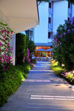 15 bars/lounges, poolside bar, beach bar - Union Lido Art & Park Hotel (Cavallino-Treporti)