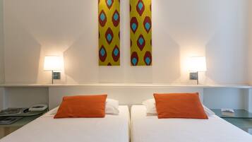 Memory foam beds, in-room safe, free WiFi