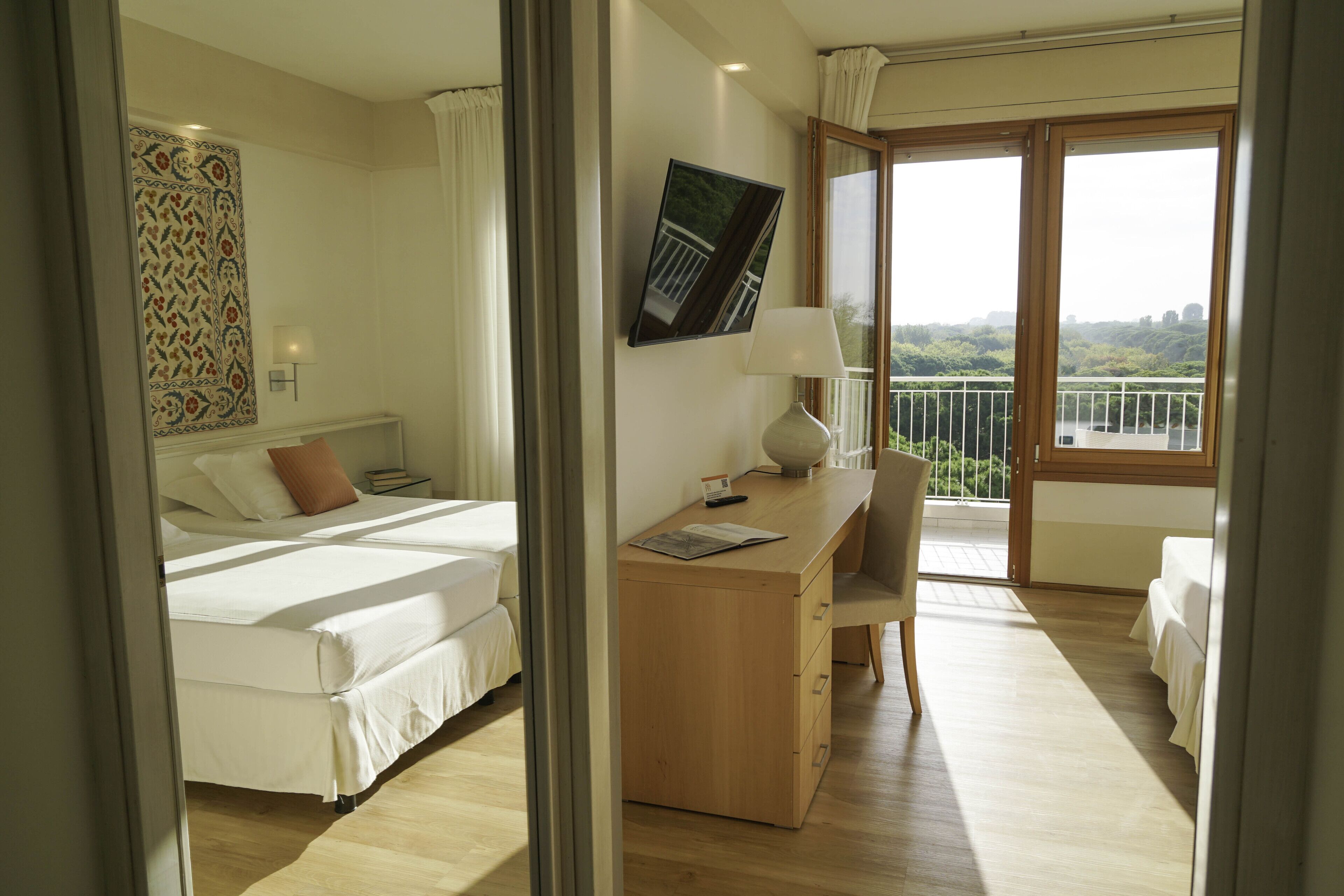 1 bedroom, memory-foam beds, in-room safe, free wifi