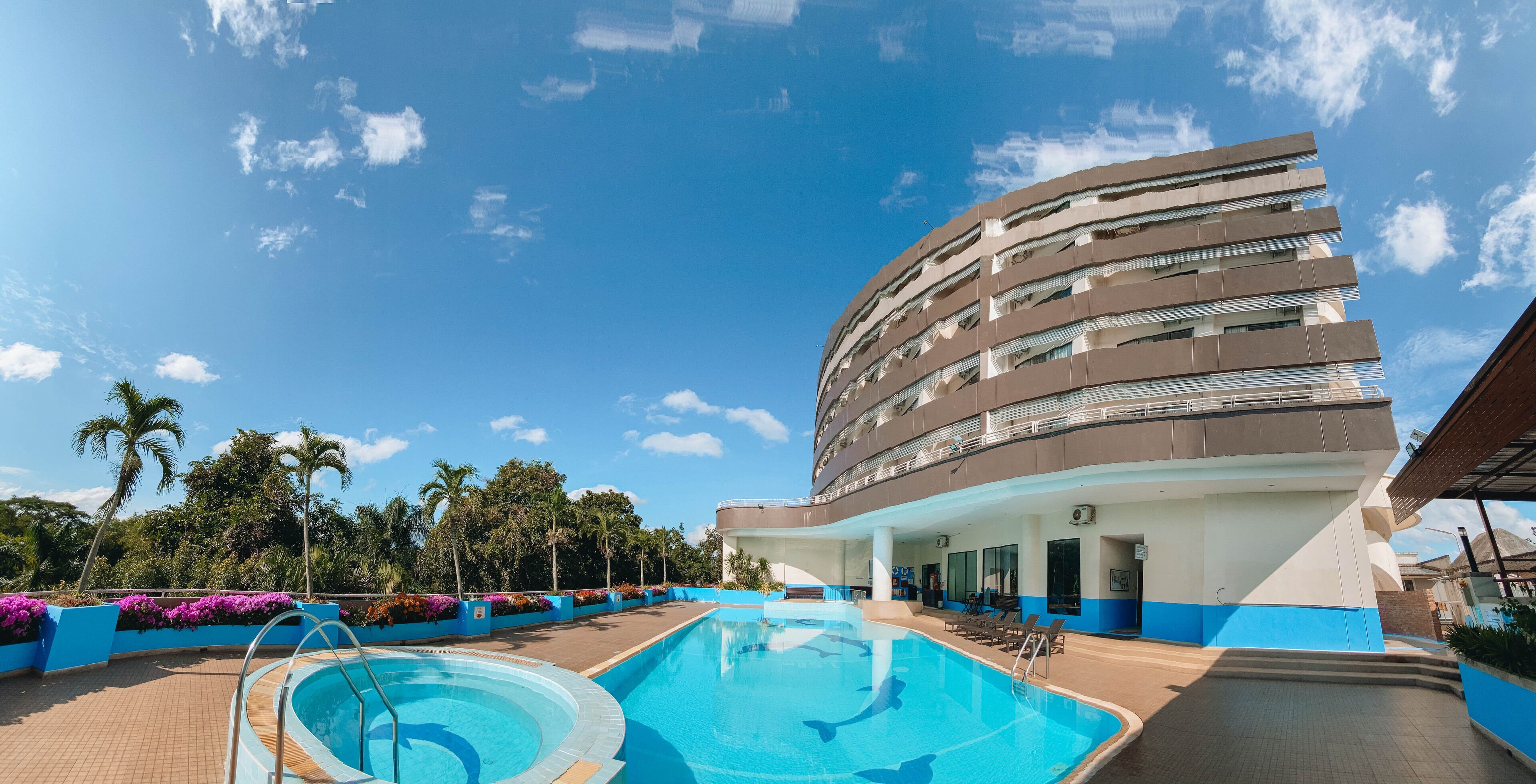 indoor pool, outdoor pool, open 7:00 am to 6:30 pm, pool loungers