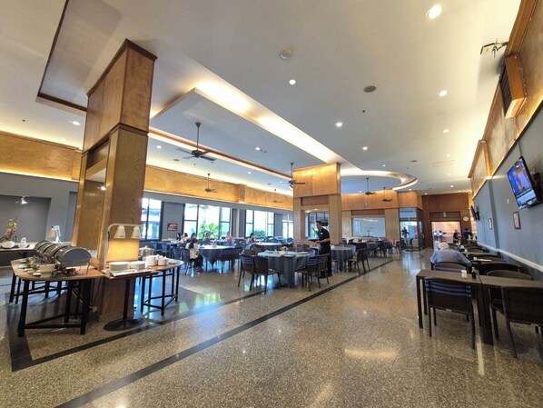 Breakfast area - Loei Palace Hotel (Mueang Loei)