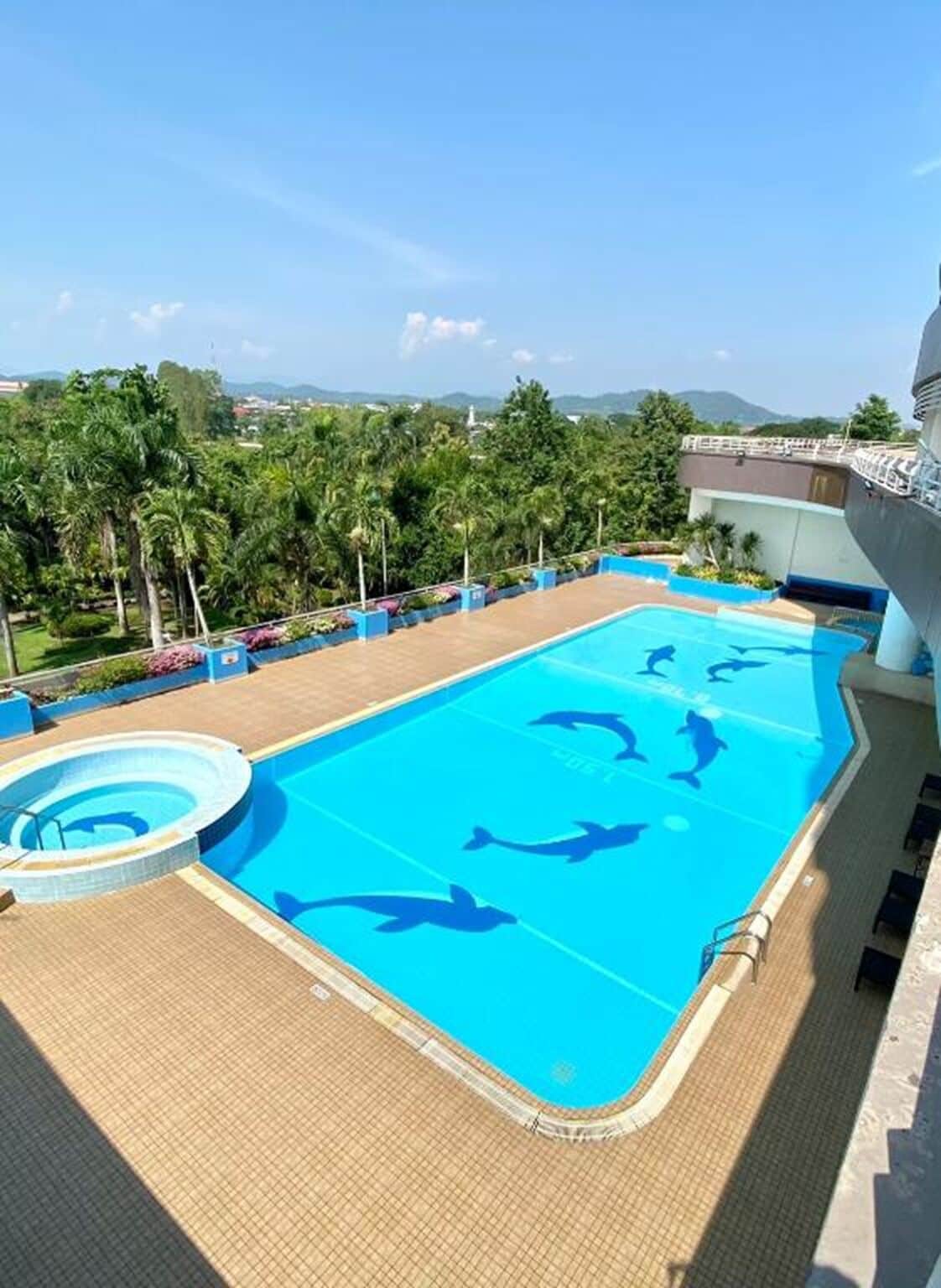 Indoor pool, outdoor pool, open 7:00 AM to 8:00 PM, pool loungers