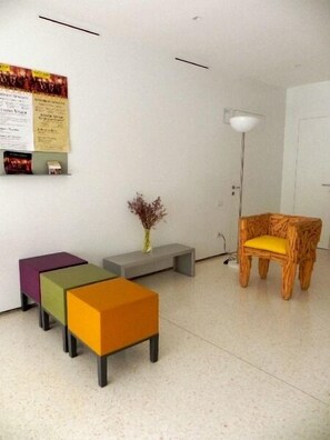 Lobby sitting area - Palazzo Soderini (Venice)