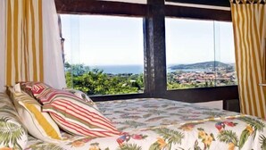 Phòng Suite có tầm nhìn toàn cảnh, bồn tắm thủy lực, quang cảnh biển | Bộ trải giường bằng vải cotton Ai Cập, minibar, két bảo mật tại phòng 
