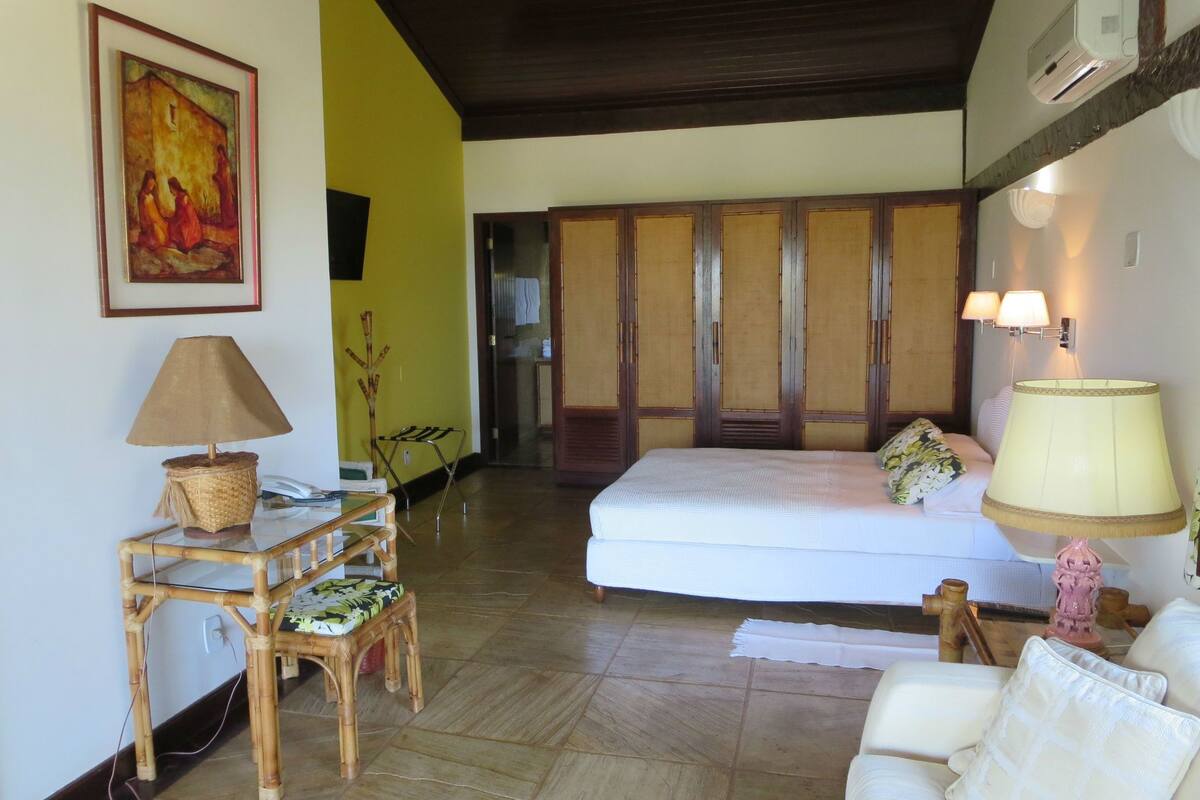 Superior Suite (Azedinha) | Egyptian cotton sheets, minibar, in-room safe, desk