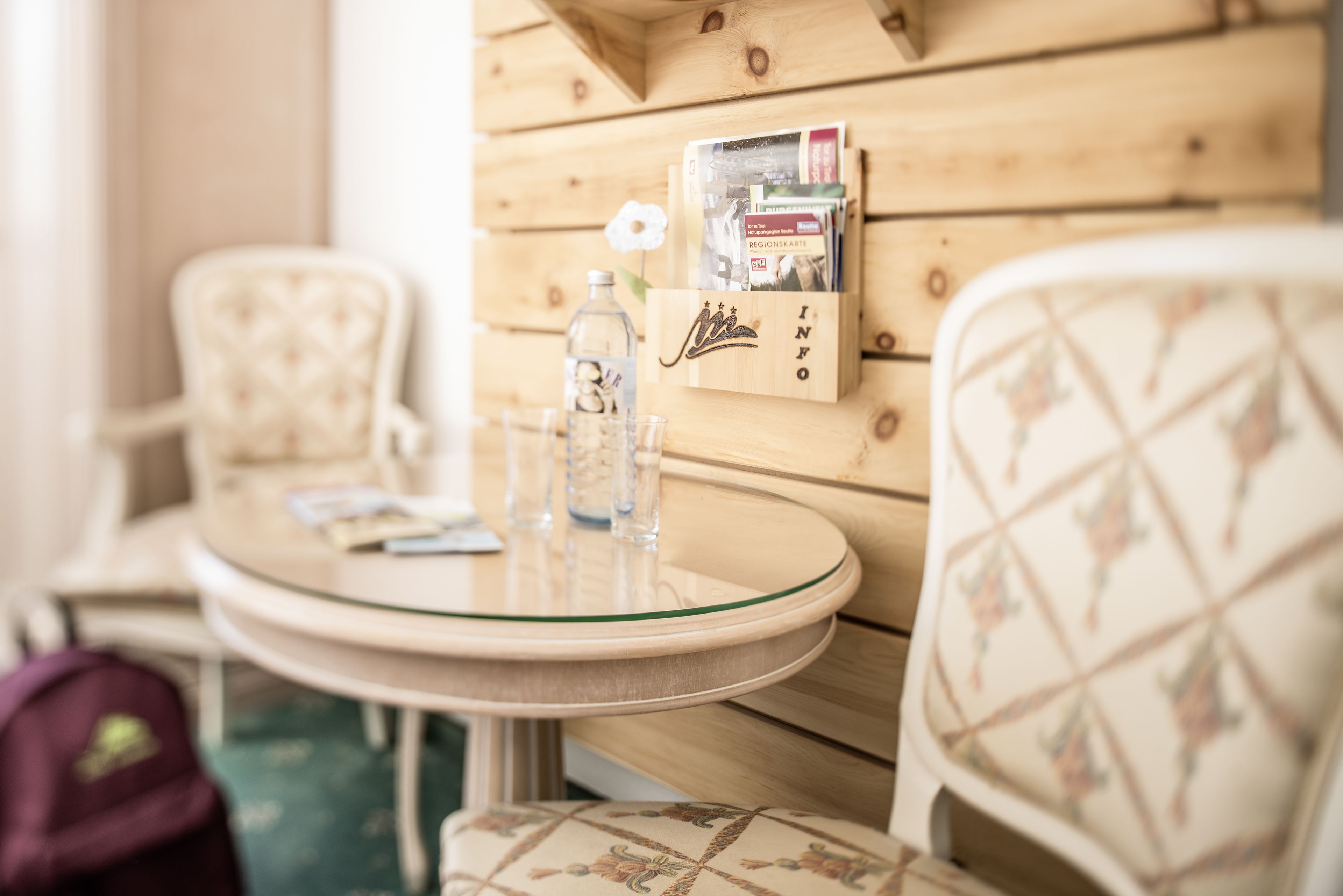 economy double room | hypo-allergenic bedding, individually decorated, desk, free wifi