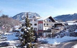 Exterior - Hotel Maximilian (Ehenbichl)