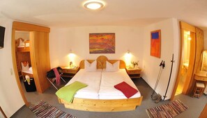 Quadruple Room - Hotel Maximilian (Ehenbichl)
