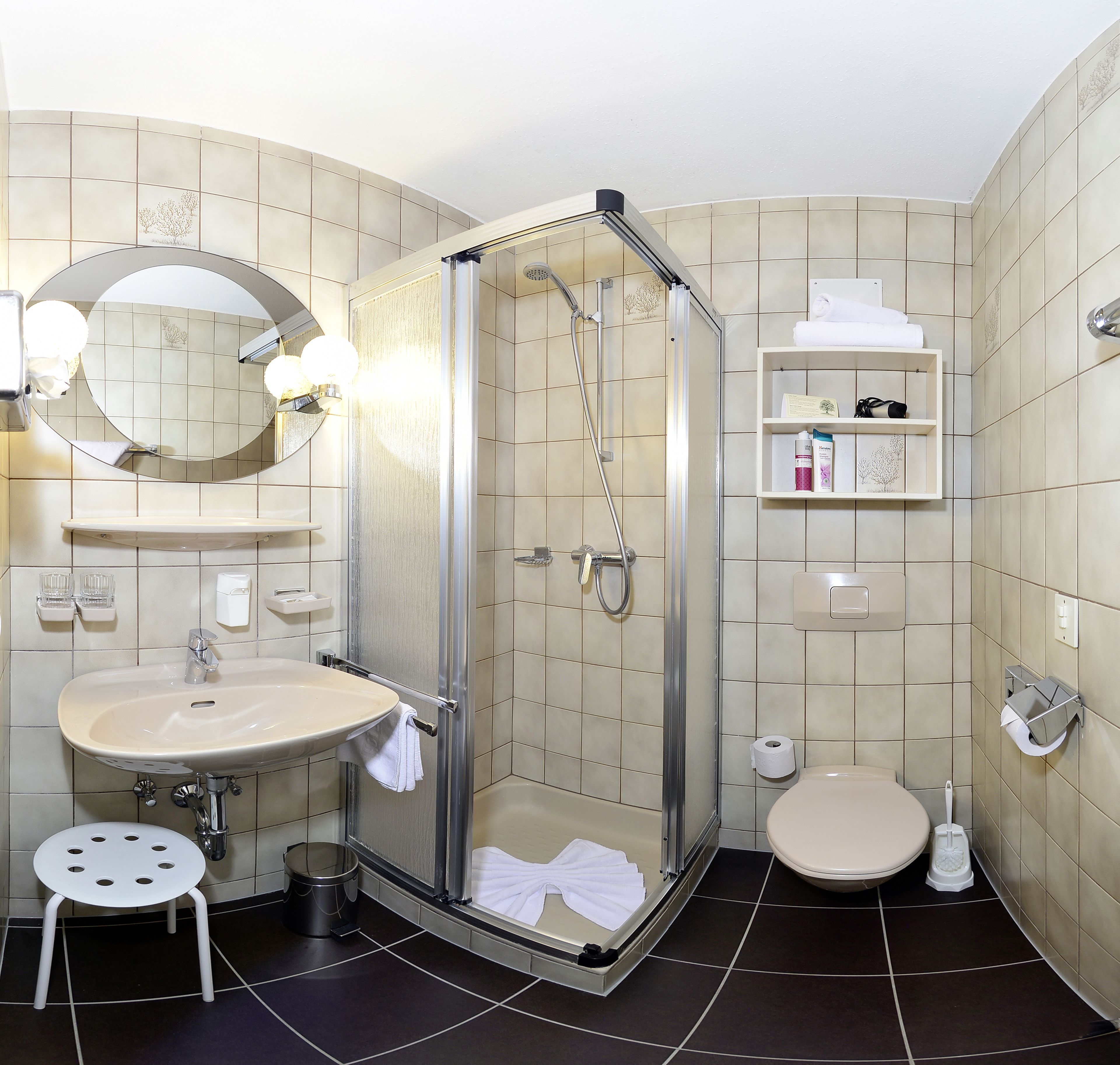 double room (max) | bathroom | free toiletries, hair dryer, bathrobes, towels