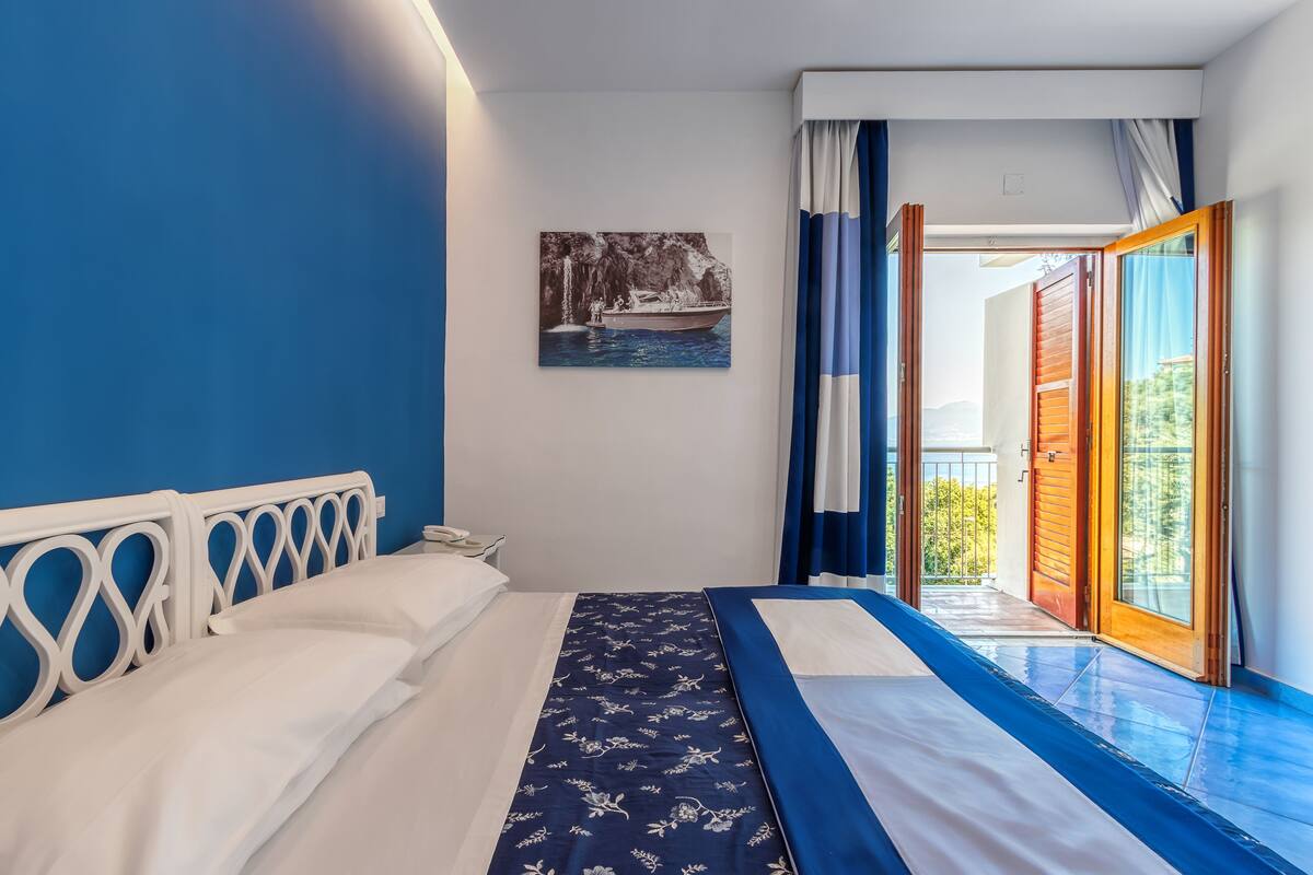 In-room safe, desk, cots/infant beds, rollaway beds