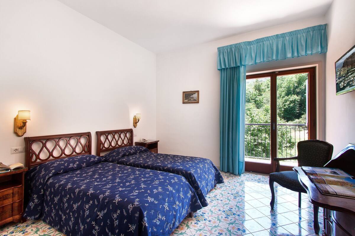 Standard Double Room | In-room safe, desk, cots/infant beds, rollaway beds