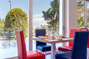 Petit déjeuner continental compris tous les jours