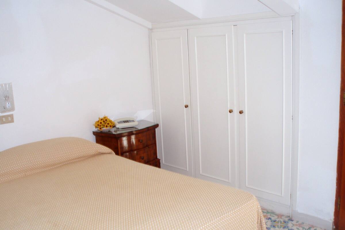 In-room safe, desk, cots/infant beds, rollaway beds