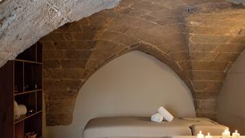 Suite Sénior (Specchia del corno) | Massage dans la chambre