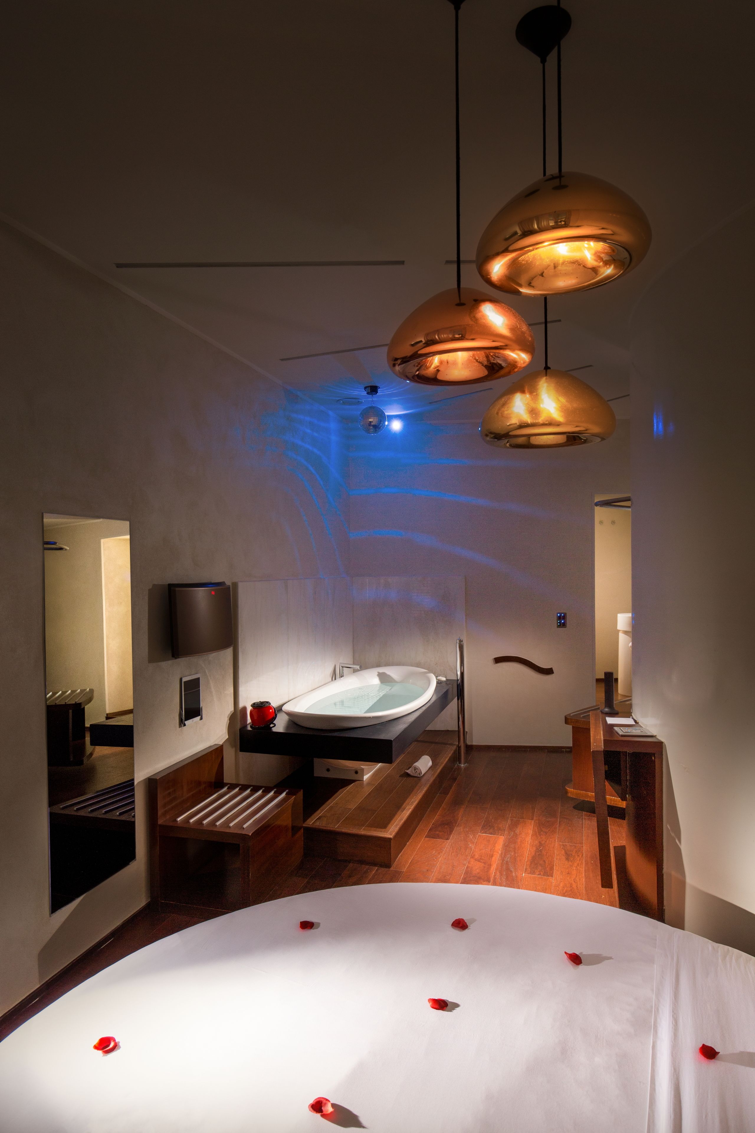 superior double room  | minibar, in-room safe, free wifi, bed sheets