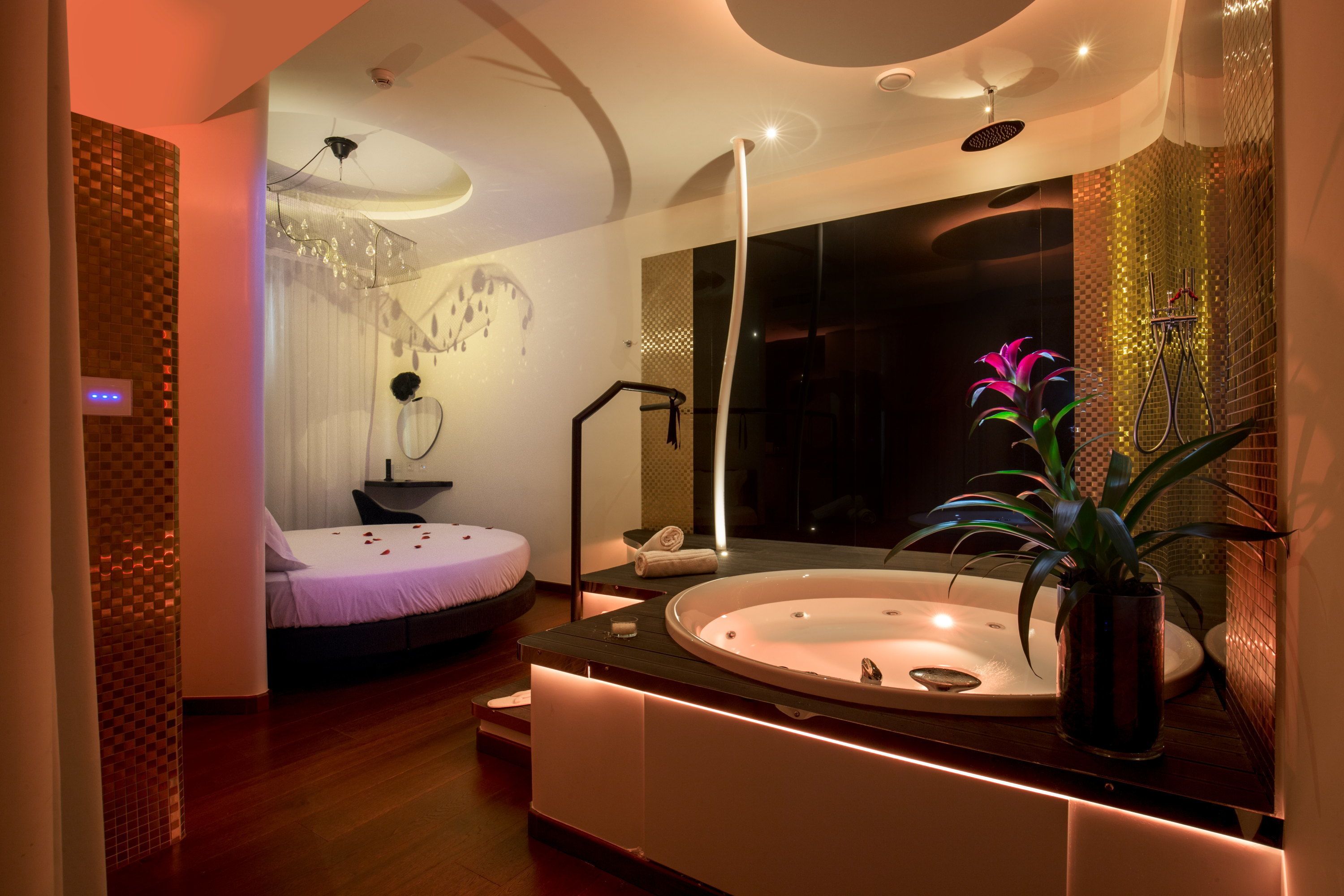 executive suite | minibar, in-room safe, free wifi, bed sheets