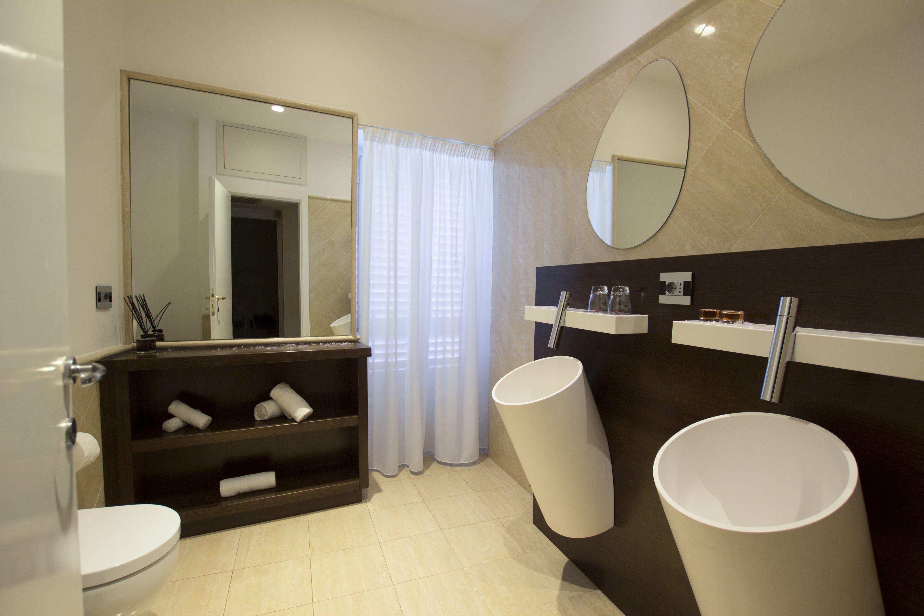 royal suite | bathroom | hair dryer, bidet, towels