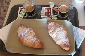 In-room dining - Albergo Caffaro (Genoa)