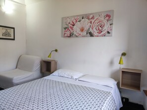 Standard Triple Room, Non Smoking, City View - Albergo Caffaro (Genoa)