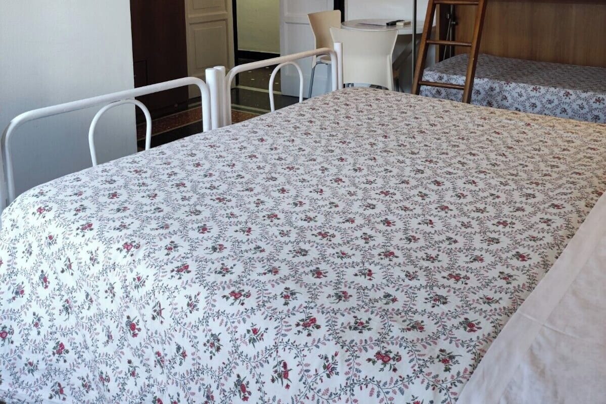 Basic Quadruple Room | Desk, WiFi (free), bed sheets