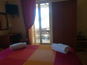 Room Orange, Private External Bathroom  | Balcony view - B&B Alfio Tomaselli (Nicolosi)
