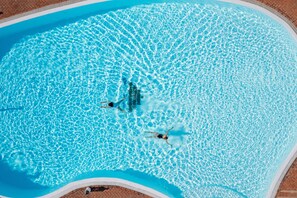 Outdoor pool, open 10:00 AM to 7:00 PM, pool umbrellas, pool loungers - LH La Funtana Hotel (Santa Teresa di Gallura)