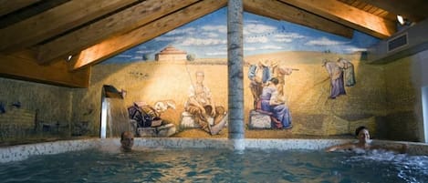 Indoor pool, sun loungers