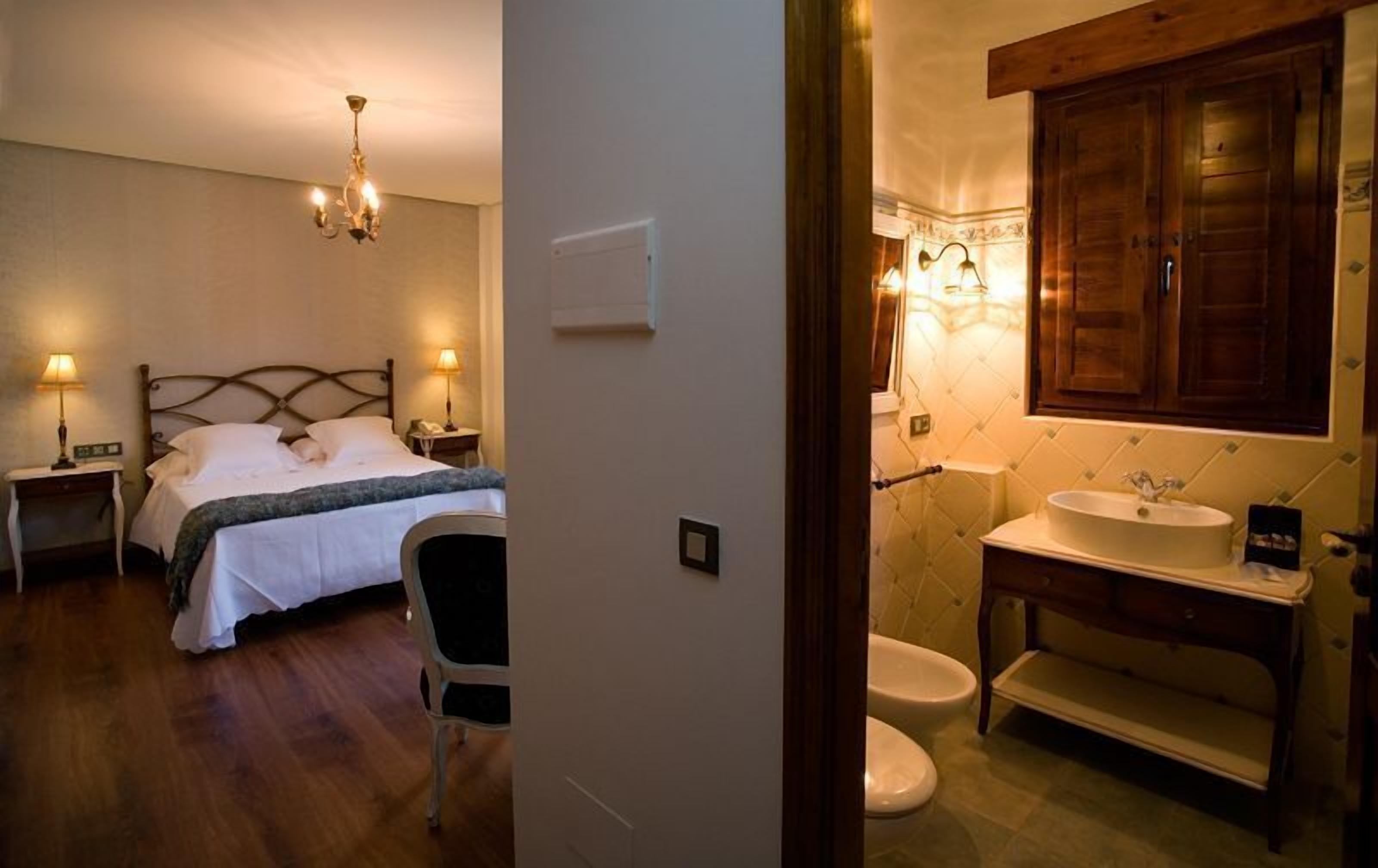 hypo-allergenic bedding, desk, soundproofing, free wifi