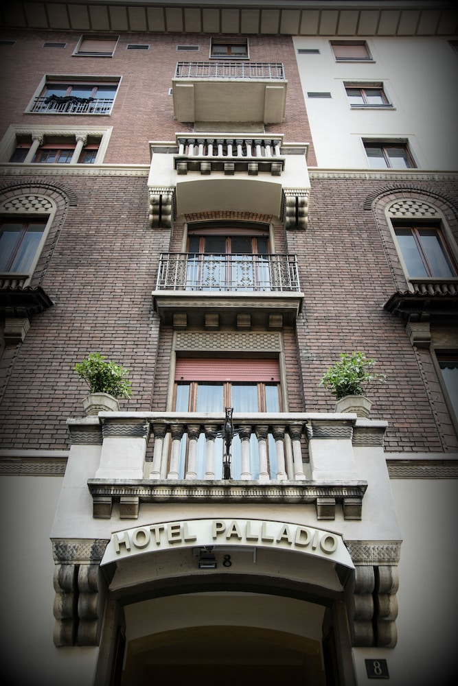 Hotel Five, Porta Romana