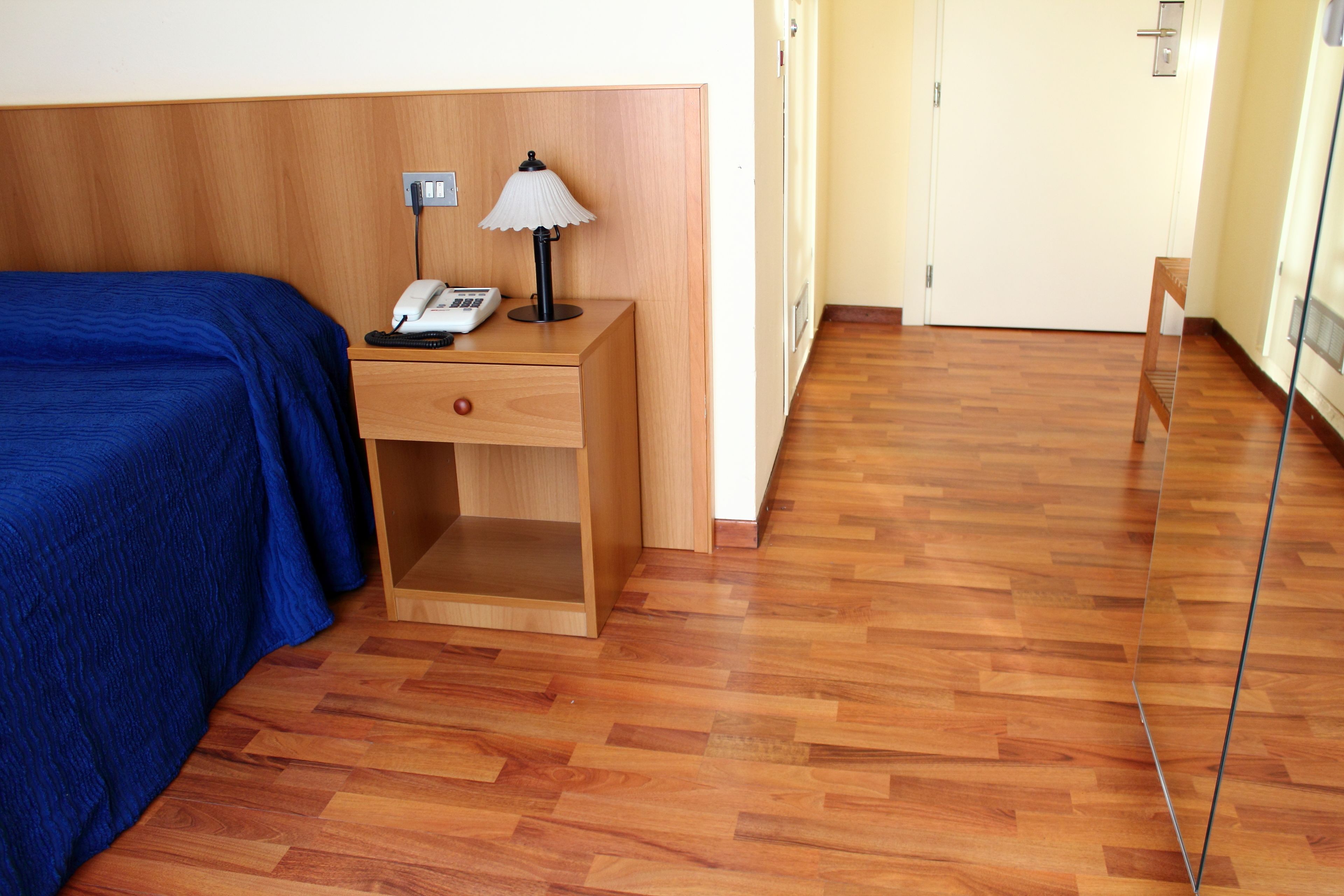 single room | select comfort beds, in-room safe, desk, laptop workspace