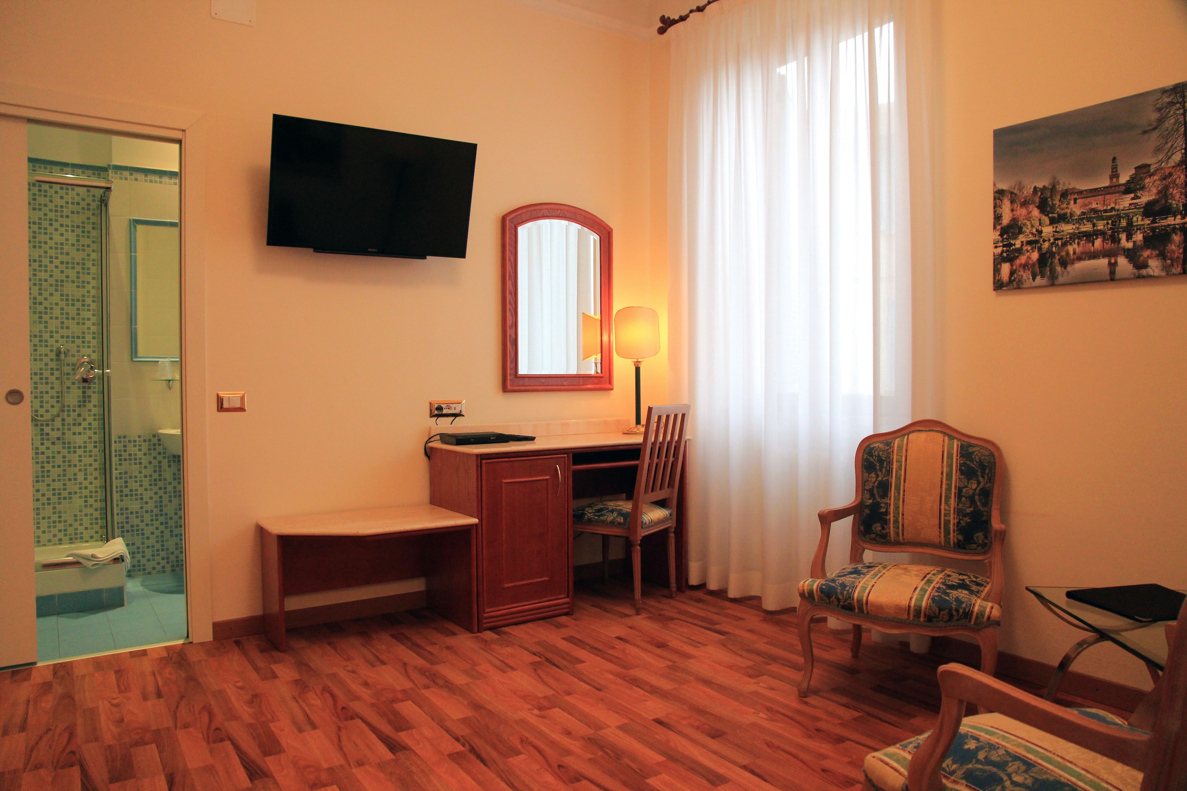 deluxe double or twin room | select comfort beds, in-room safe, desk, laptop workspace