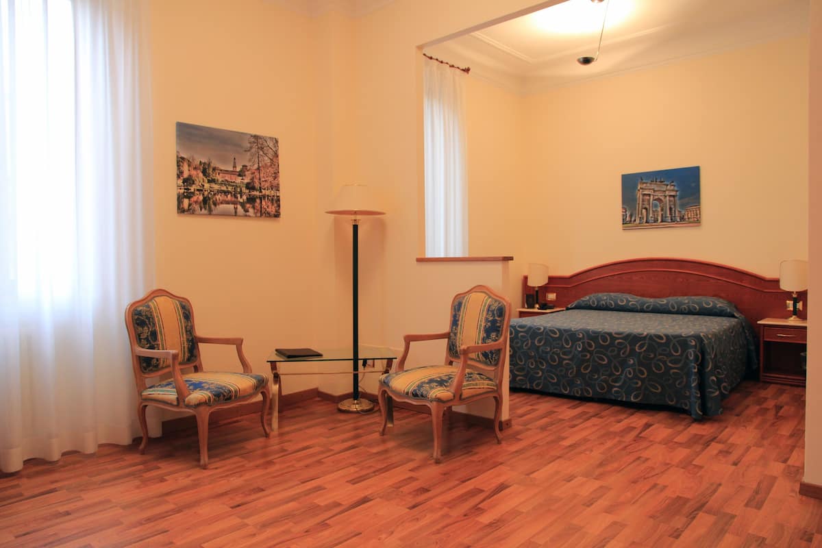 Deluxe kamer, 1 twee- of 2 eenpersoonsbedden | Select Comfort-bedden, een kluis op de kamer, een bureau