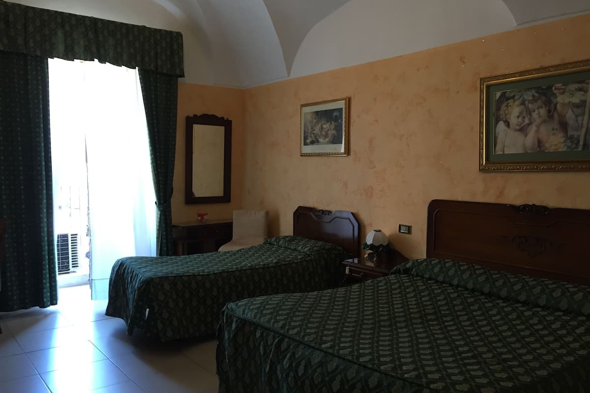 triple room | in-room safe, desk, soundproofing, iron/ironing board